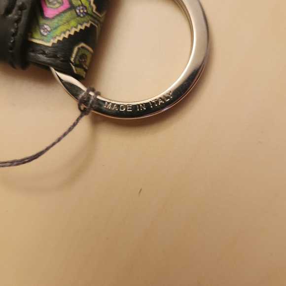 Givenchy keychain - Picture 3 of 4